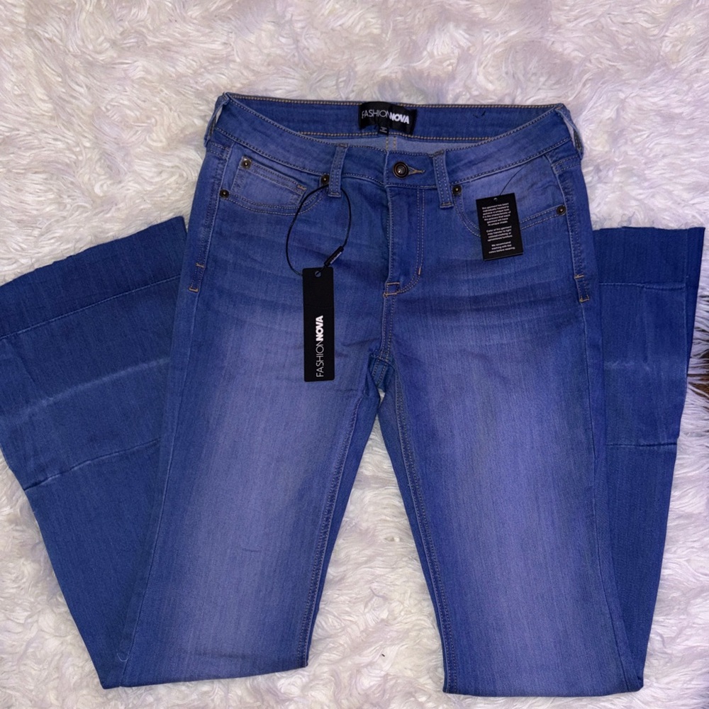 Fashion Nova Flare Wide Leg Jeans in Blue